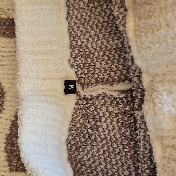 M Leapord pajama set - Picture 5 of 7